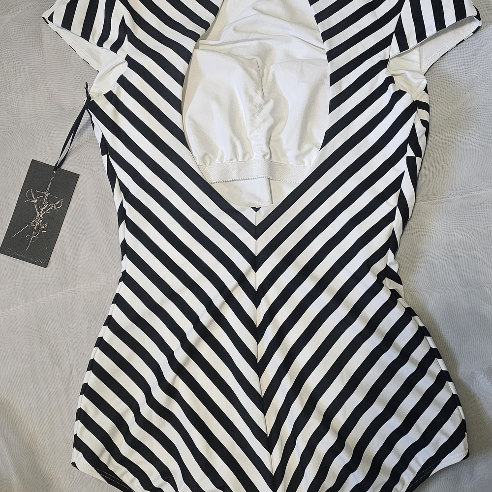 La Femme Betelgeuse Swimsuit - Picture 3 of 14